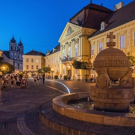 Patrik apartman Szekesfehervar Bagian luar foto