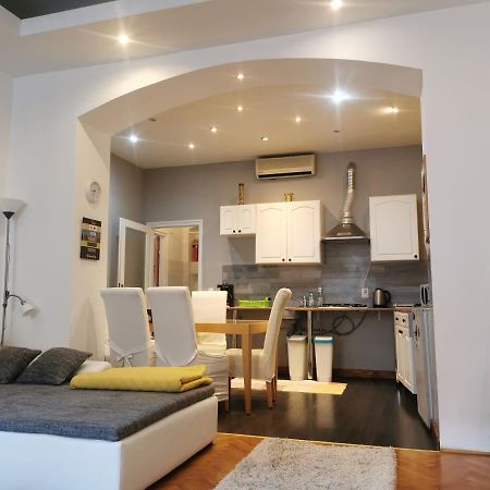 Patrik apartman Szekesfehervar Bagian luar foto