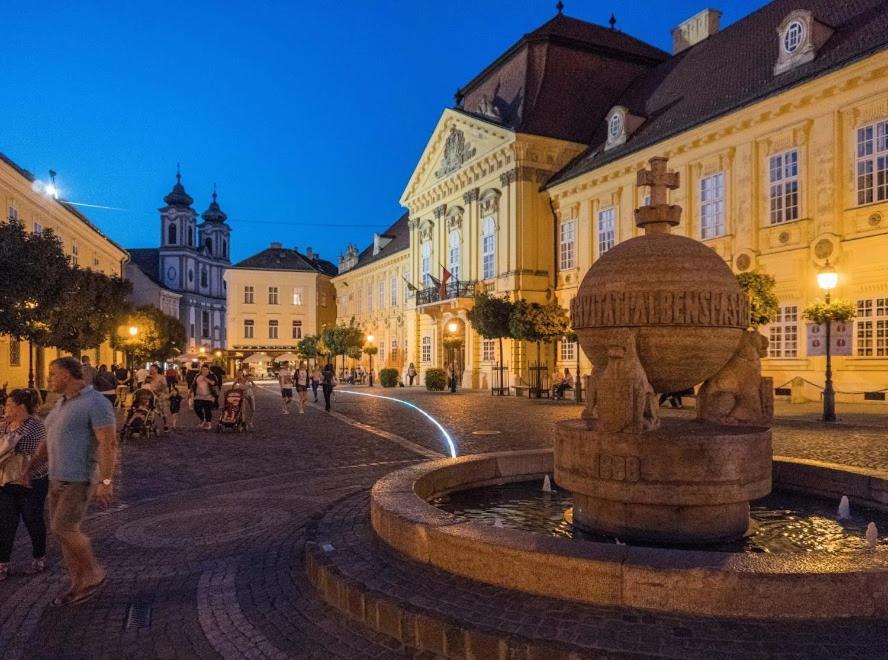 Patrik apartman Szekesfehervar Bagian luar foto